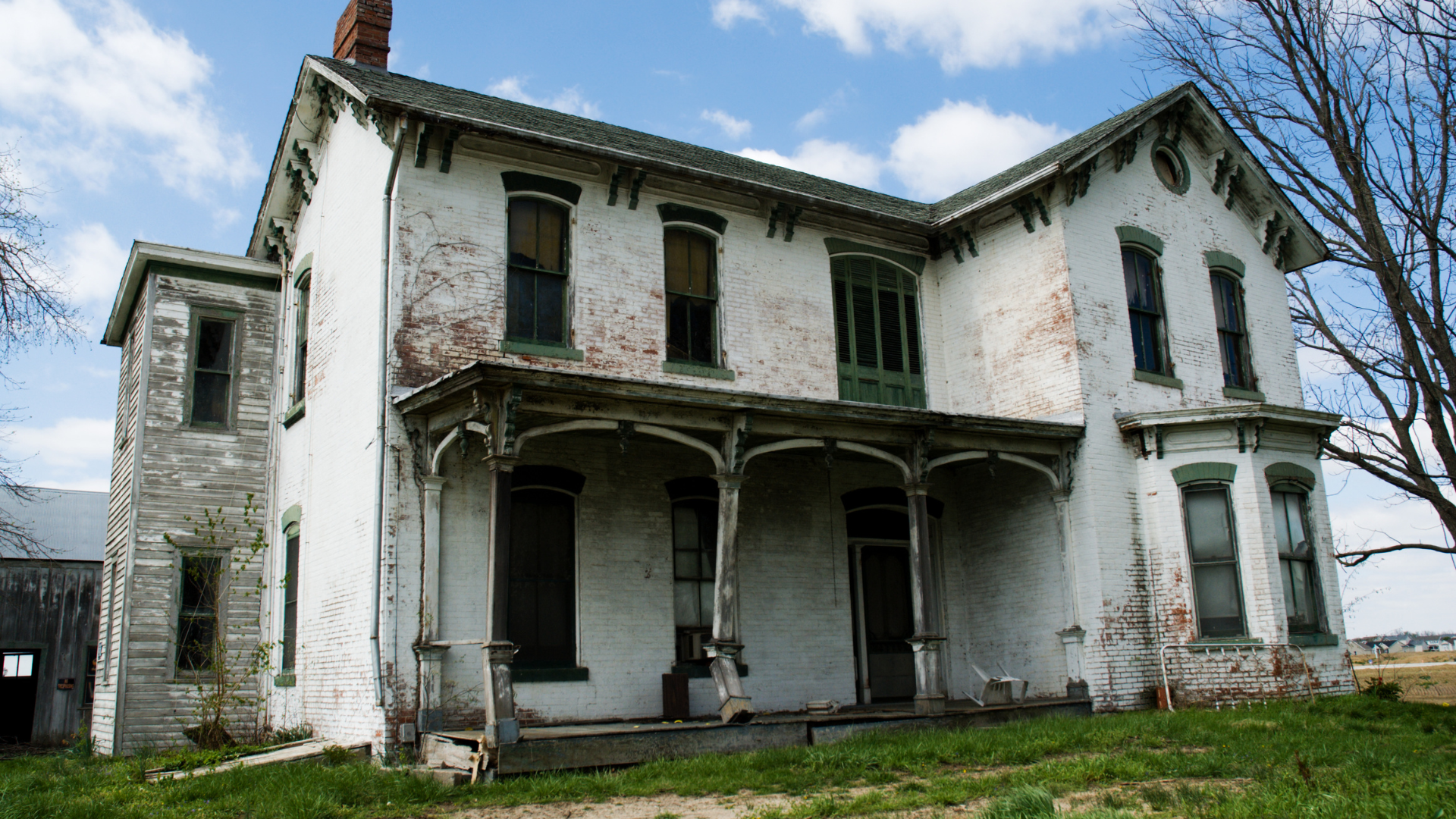 You are currently viewing How Bad Can A Fixer-Upper Be Before It’s Not Worth The Investment?