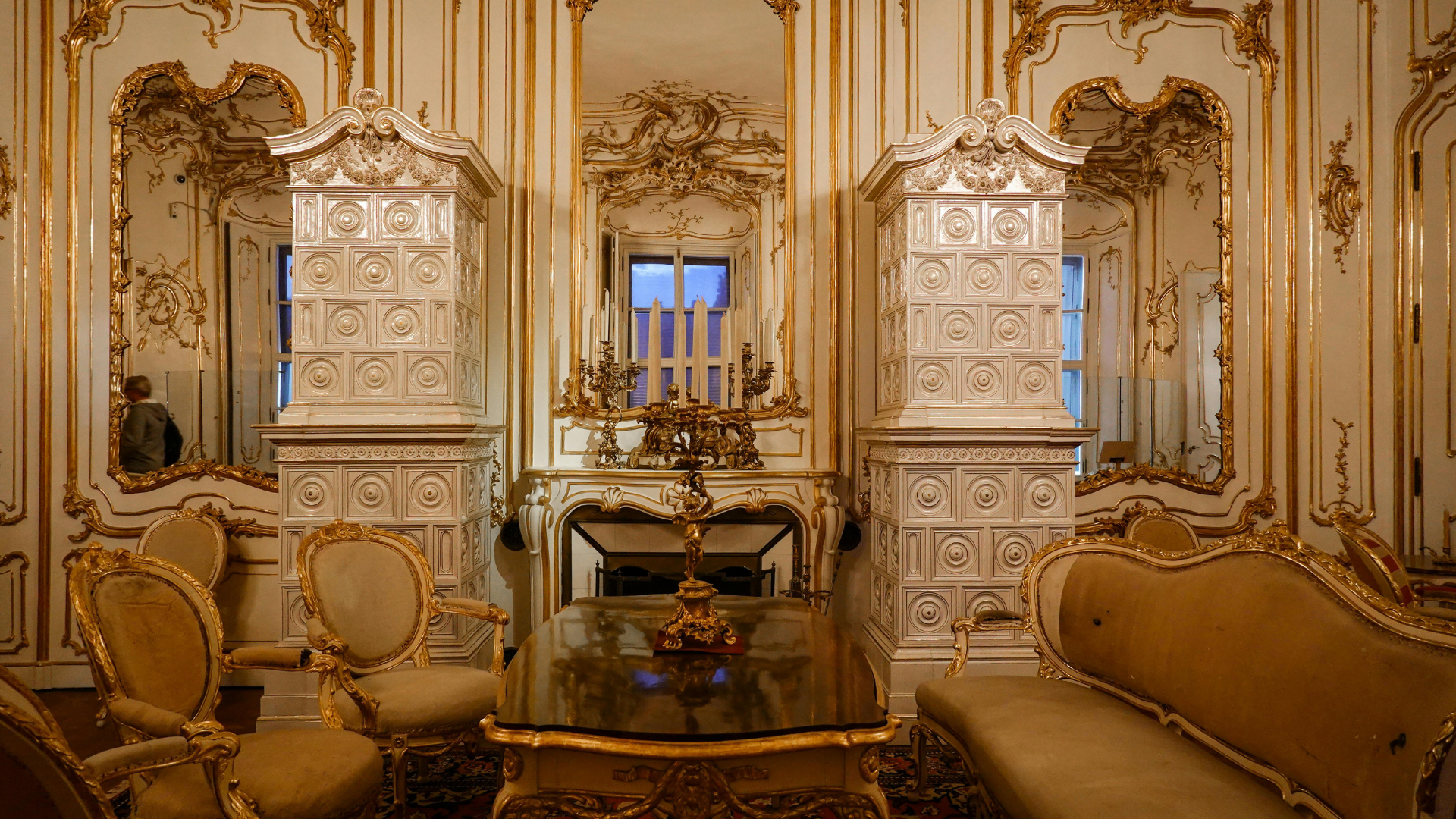 You are currently viewing Mixing Vintage and Modern Decor Styles Like a Pro: A Guide to Timeless Elegance